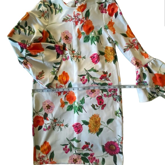 NWT ASOS Floral Dress With Fluted Sleeves Size 4 - Picture 8 of 16